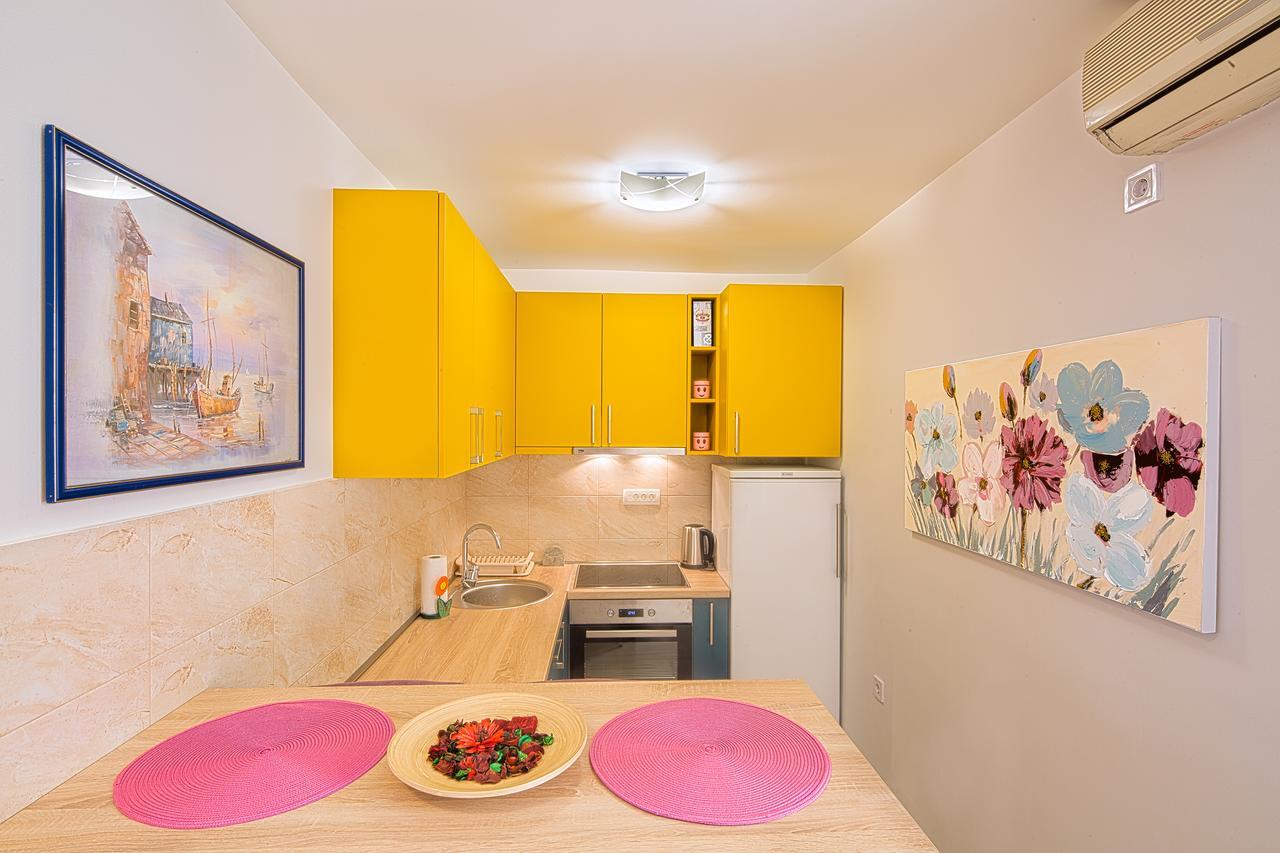 בודווה Apartman Aleksandra מראה חיצוני תמונה